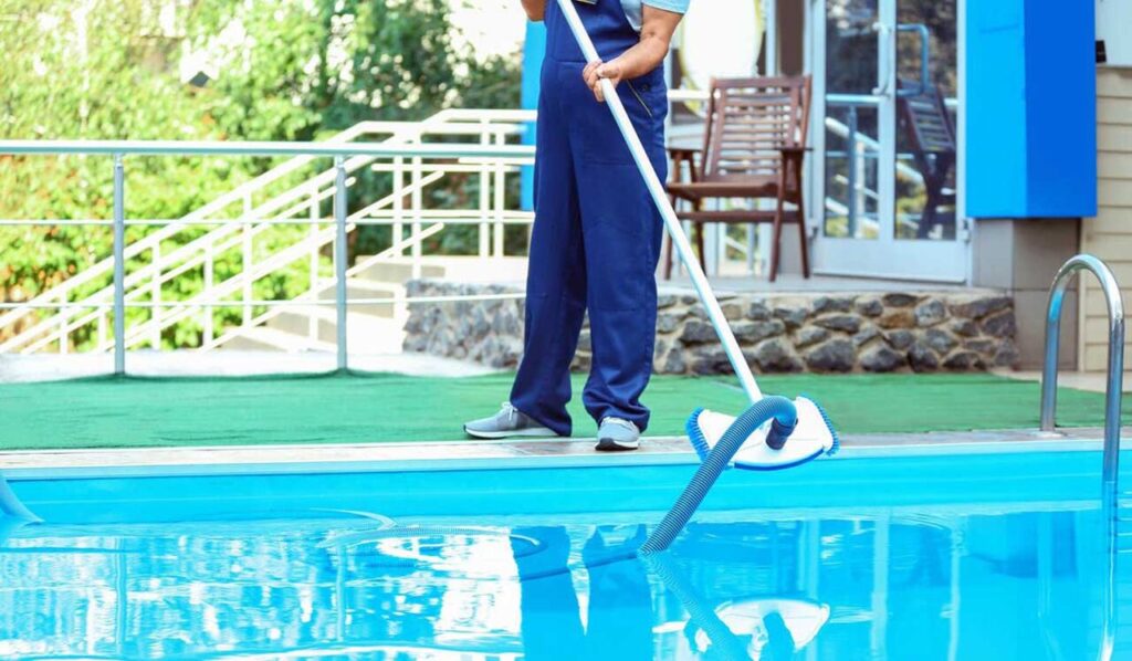 خدمات نظافت استخر و ویلا در مشهد | پاکسازان مشهد